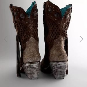 Corral boots